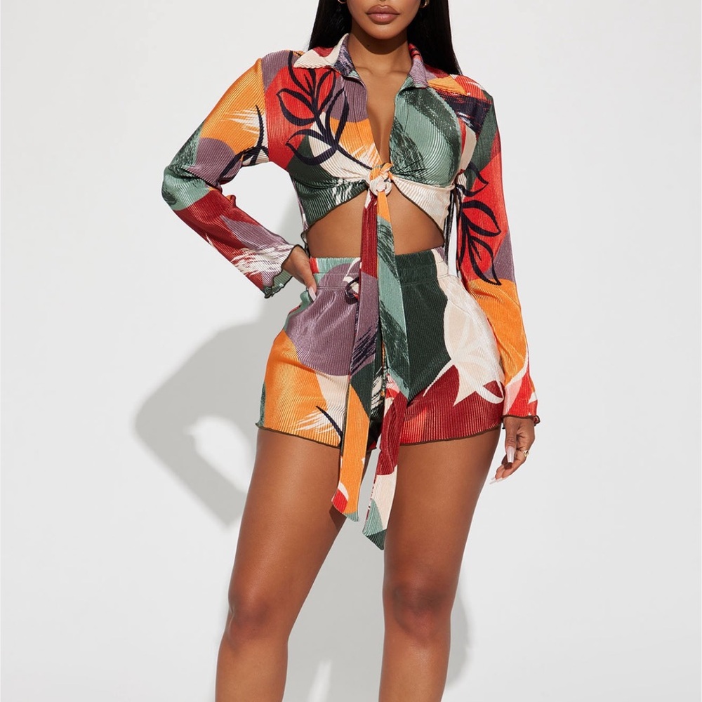 Fashion Nova Multicolor High Waist Short Set(Size:M 7/8)